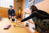 「1歳の“選び取り”を和室で♡家族の温かな記念フォト」