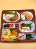 「お弁当　折詰め　♪」