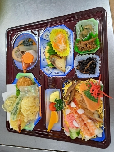 ちらし寿司弁当２５００円(消費税別途)「🎏端午の節句🎏の予約受付中」