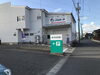 店舗の裏からも入れますよ。「夏用寝具の洗濯はいかがでしょうか？」