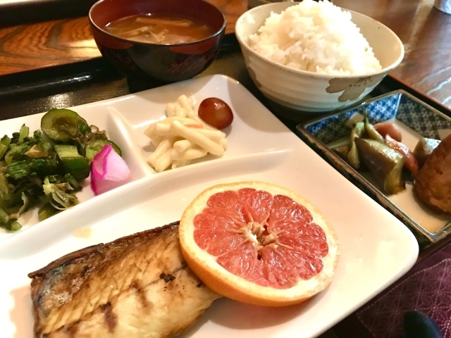 阿部商店 鶴見川沿いの隠れ家でのんびりランチ 都筑区のおすすめランチ特集 まいぷれ 横浜市都筑区 阿部商店 鶴見川沿いの隠れ家でのんびりランチ 都筑区のおすすめランチ特集 まいぷれ 横浜市都筑区