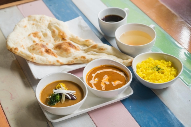 セットにも選べます「ホウレンソウカレーにラチャパラタ！【元吉田のインドカレー・インド料理】 Spinach curry and rachaparatha!【 Indian curry and Indian food in Motoyoshida.】」