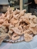 パリパリ鶏皮「具だくさんの煮物、店頭に並んでいます!味が染みた手づくりの味」