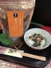 「魚魚市場おすすめ商品は「味海苔たっぷり雲丹バターふりかけ・焼きあご明太子ふりかけ」と「万能だしの素」です♪」
