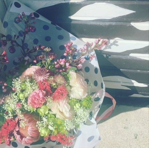 コロナと戦う方々へ 花束 花職人 Emigreenmoon エミグリーンムーン のニュース まいぷれ 黒部 入善 朝日