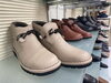 どうぞご来店くださいませ👢「只今 冬物ブーツのセール中です👢　靴のフィッティングの専門家😊がいるお店です」