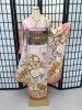 桜の花びらのような淡いピンクの振袖です「春の振袖フェア！【葛飾区限定！成人式の豪華振袖フルセットレンタル店】」