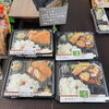 日替わり弁当（麻婆豆腐入）もあります「【月曜のご褒美】新鮮な「握りずし」が登場！心温まる手作り惣菜＆人気のGOGOプディングも♪」
