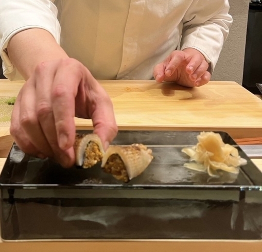 「夏の訪れとともに味わう、平貝と蒸しウニの一品をご紹介【勝どきの老舗寿司屋 はし田東京】」