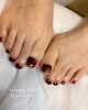 秋色フットネイル「秋色で🎨秋をおしゃれに楽しもう🍂大人ネイルは【村上市のネイルサロンNana nail.】」