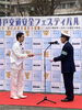 ムーディ勝山さんと高井戸署の羽生一浩署長「高井戸交通安全フェスティバルへ」
