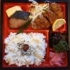 「明日の日替り弁当は華ちらし」