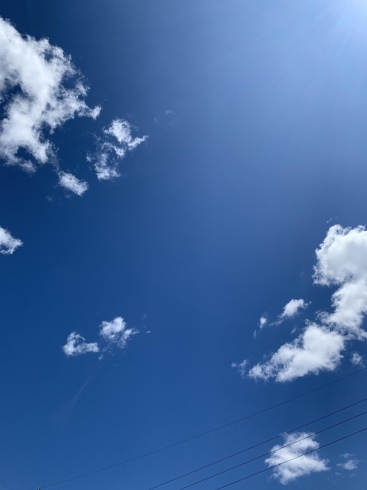 綺麗な志和町の空です「東広島市西条町寺家、志和町での地鎮祭の設営をしてきました～！！青空にテントが映えます！映えですか？！レンタルほり」
