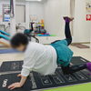 カラダ全体の連動性を作るトレーニング🏋️
タオルを落とさずに動けるかがポイント‼️「自在に使えるカラダヘ‼️🏋️ 【茅野市/整体×運動で健康アップ】」