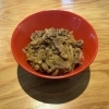 炒め牛ガリバタ醤油丼
