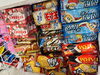 「お菓子とアイスも盛りだくさんです！」