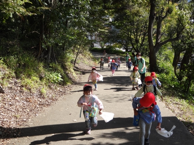 松山城にのぼりながら拾います「遠足に行きました！【松山市の認定こども園・児童クラブ　立花こども園】」