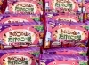 「ハロウィンお菓子が並びました☆『Trick or Treat！(お菓子をくれないと、いたずらするよ！)』」