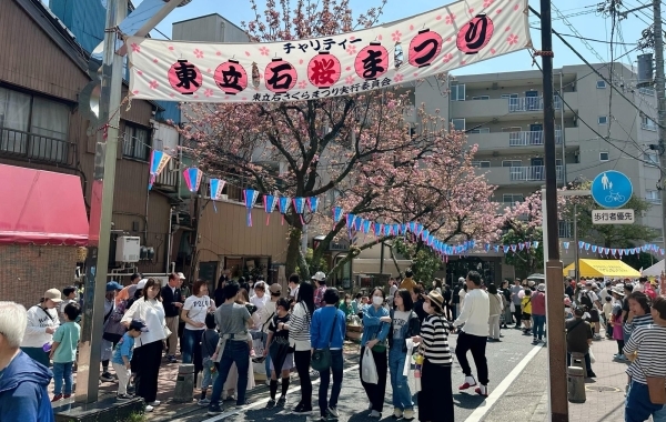 大盛況のチャリティー東立石桜まつり！桜も満開☆沢山の出店で大盛り上がり！