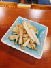 うど皮のきんぴら「春の味覚・うどの酢味噌と皮きんぴら、本日のおすすめです」