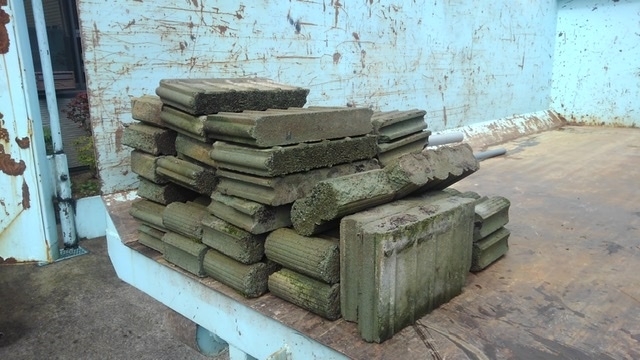 要らなくなったブロックやレンガの処分作業を行いました 適正価格と丁寧施工が理念の地元プロフェッショナル集団 みんなの暮らし相談窓口 みんなの暮らし相談窓口のニュース まいぷれ 福島市 要らなくなったブロックやレンガの処分作業を行いました 適正価格と丁寧施工が理念の地元プロフェッショナル集団 みんなの暮らし相談窓口 みんなの暮らし相談窓口のニュース まいぷれ 福島市