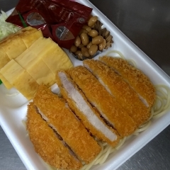 玉子焼き・トンカツ弁当