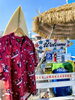 本格派サーフボードがお出迎え「夏気分高まる！レトロ＆トロピカル柄アロハシャツいろいろ揃ってます【大分駅から徒歩8分にあるセレクトショップです！新品、雑貨を幅広いジャンルで取り揃えています。メンズ・レディース取り扱いあります◎】」