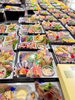 自治会での折詰料理。（税込）刺身付　3,240円。「いよいよ移動の季節！歓送迎会は、あがわで…」