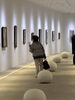 同じく館内の様子です　照明にLEDが使われています「ホキ美術館　西船橋駅北口　アンティークDEN」