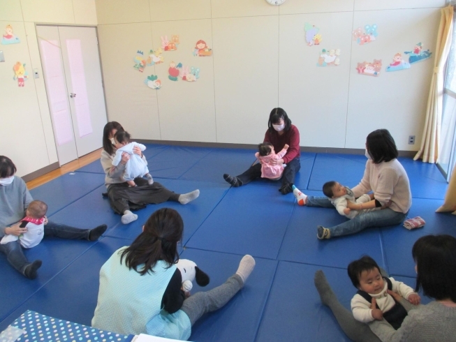 ふれあい遊び♬「今日は「こりす組」がありました」