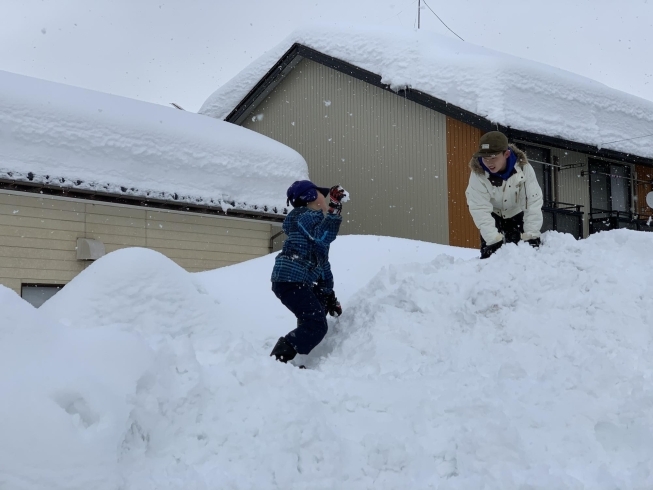 子供たちと雪遊びもしながら楽しみました！！笑「大雪で雪かき三昧の日々でした(笑)【新潟市秋葉区のリハビリ整体】」