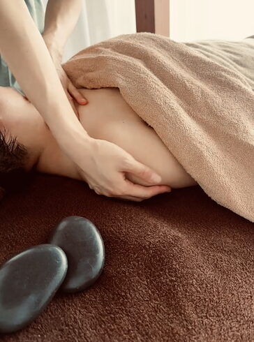 デコルテ・首のコリもしっかりとほぐします「期間限定!リンパドレナージュ*Flat Relaxation Salon(フラットリラクゼーションサロン)@青梅市河辺町」