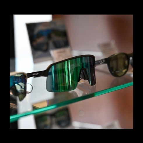 当店はオークリー正規取扱店です「真夏に向けて眩しさ・紫外線対策できるサングラス」