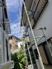 架設足場工事施工中「千葉市アパートの大規模修繕工事スタート!遠方でも最高品質をお約束します」