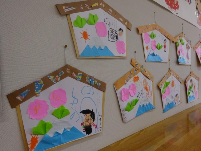 年少：絵馬　折り紙を折り，目標を絵で描きました「子供たちの作品」