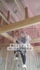 「三良坂町現場｜平屋の広大な天井一面にモコモコ断熱！職人の手仕事が光る吹付けウレタン施工」