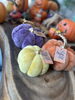 置物「秋色のミニカボチャ雑貨が入荷！手のひらで楽しむハロウィーンディスプレイ」