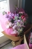 色々なお花が入っています「季節の花束　戸塚安行の花屋フランテッセ」
