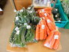 「お野菜入荷してます」