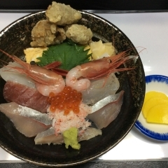 ジオ丼（奴奈川姫産所丼）