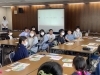 真剣な表情「35名が元気に研修してます」