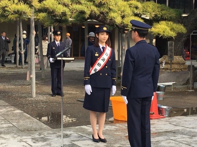 一日消防署長：山谷花純さん(女優)「『1月26日の文化財防火デー』にあわせて柴又帝釈天で消防演習が実施されました！2020年1月24日（金）」