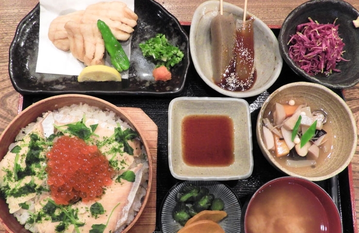 田舎家 いなかや 古町本店 初代店主と北大路魯山人が考案したと言われている わっぱ飯 新潟市のおすすめランチ特集 まいぷれ 新潟市 田舎家 いなかや 古町本店 初代店主と北大路魯山人が考案したと言われている わっぱ飯 新潟市のおすすめランチ特集 まいぷれ 新潟市