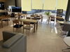 明るく広々としたショールームです「【納品事例】 業務用家具　オフィス家具　ショールーム家具　商談スペース　テーブル　チェア　無垢の家具　オーク無垢材　ナチュラルインテリア 【下諏訪町おしゃれ家具＆雑貨店】　」