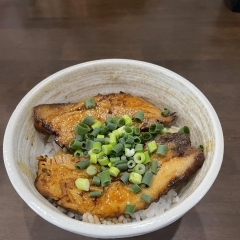 チャーシュー丼　　白米のみで約200g