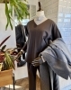 久留米のセレクトショップATTRA「グレーコート×ブラウンでつくる大人のリラックスコーデ」