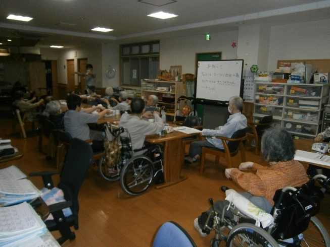 「雨降り　　　交野市　デイサービス　老人ホーム　小林診療所」