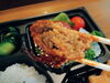 「出来立て弁当や、お惣菜を販売する、和洋酒•惣菜•弁当専門おおももさん。店内でイートインもできますよ。」