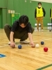 きわどいボールの距離はメジャーでしっかり計測「大盛り上がり！第2回ボッチャ大会」