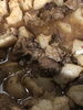 こんにゃくとじっくり煮込みました「ちょっと珍しい冬の一皿 クジラのスジ肉の煮込みできました」